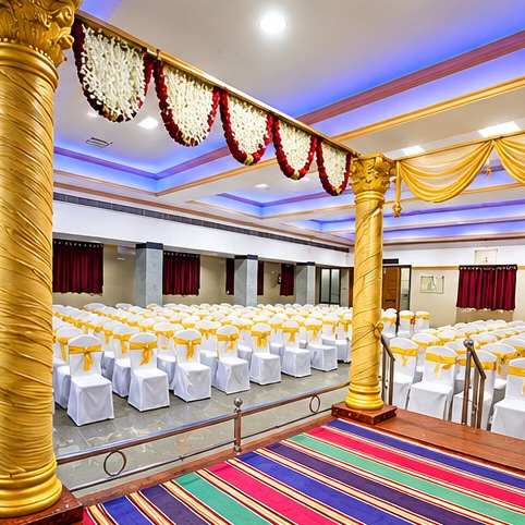 View from the manavarai across the seated hall